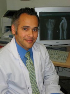 Doctor Hamid Fahandezh-Saddi Díaz